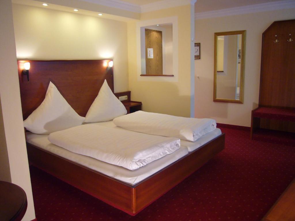 Klassik Hotel Am Tor Weiden in der Oberpfalz Szoba fotó