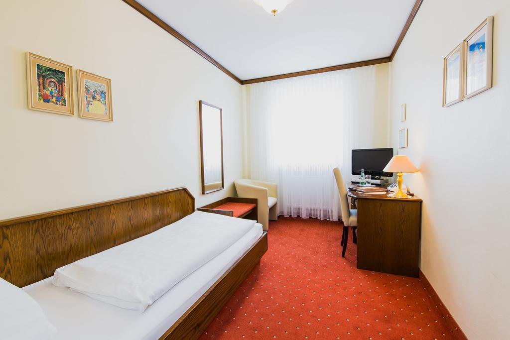 Klassik Hotel Am Tor Weiden in der Oberpfalz Kültér fotó