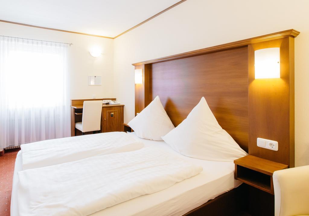 Klassik Hotel Am Tor Weiden in der Oberpfalz Kültér fotó