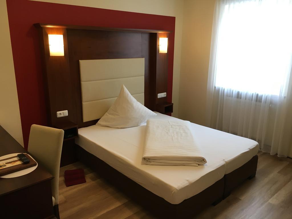 Klassik Hotel Am Tor Weiden in der Oberpfalz Kültér fotó